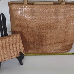 Fossil Brand shoulder bag in camel colored leather & coordinating wallet